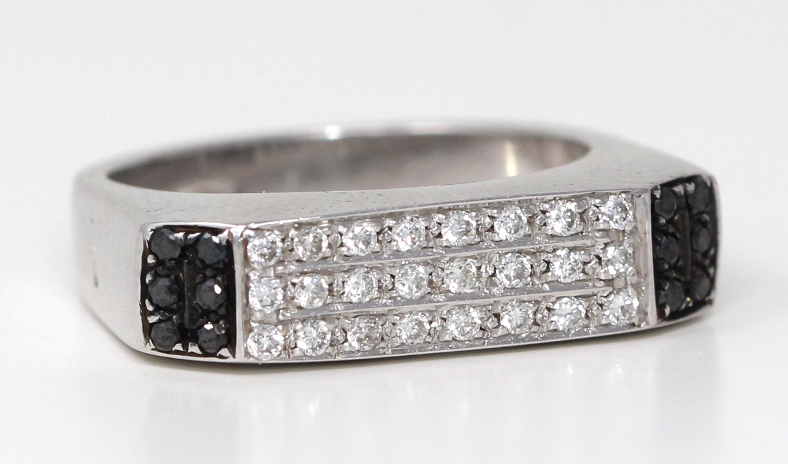 18k White Gold Round Cut Square Male Eternity Ring